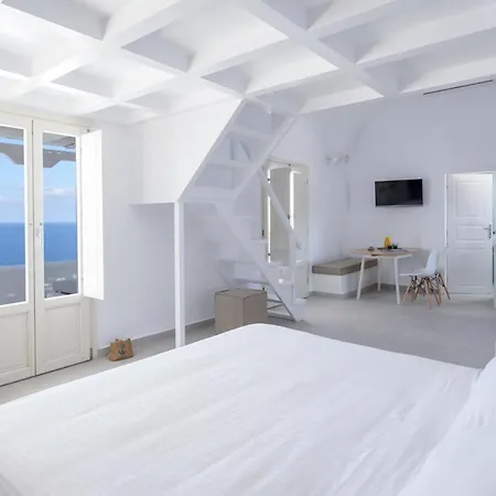 Ovs Junior Santorini * Ия